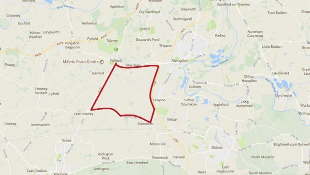 Herald Series: The borders of the land near Abingdon where Thames Water wants to build a reservoir. Picture: Google Maps