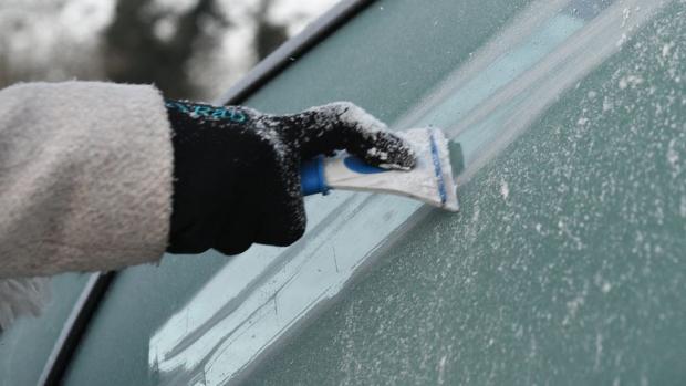 Herald Series: It is important to not use a DIY de-icer on your windscreen (PA)