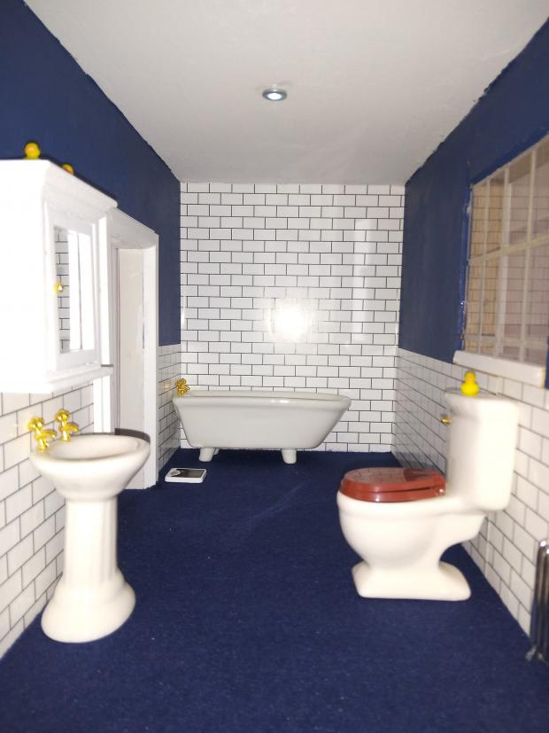 Herald Series: The mini bathroom