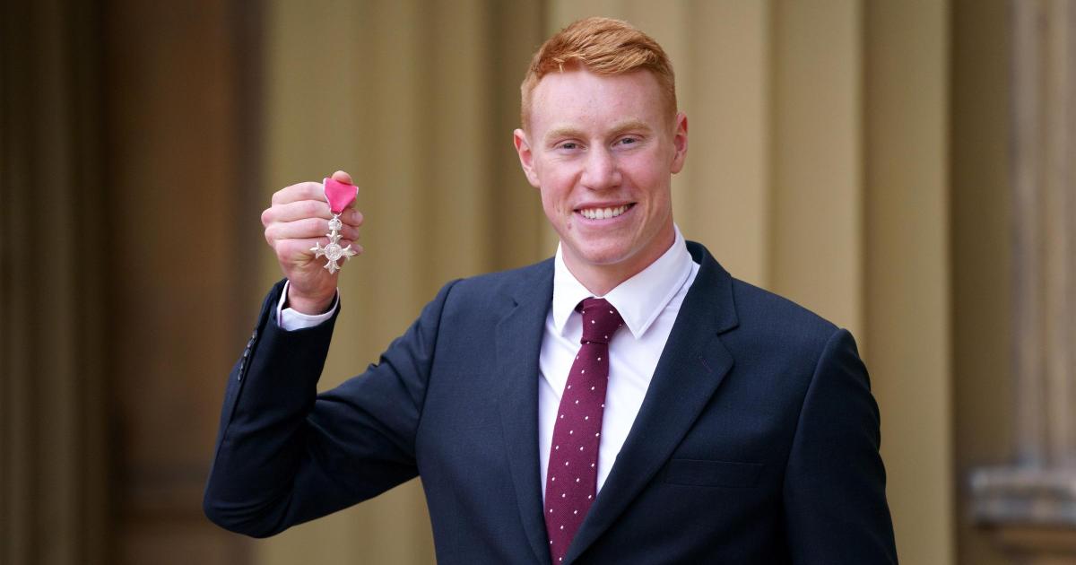 I've had worse Thursdays, jokes Olympic swimmer Tom Dean as he collects MBE - Vimarsana News