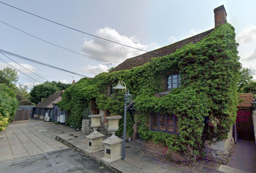 Crazy Bear Hotel in Oxfordshire given low food hygiene score 