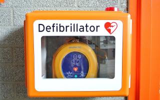 Immediate access to a defibrillator significantly increases survival chances during cardiac arrests